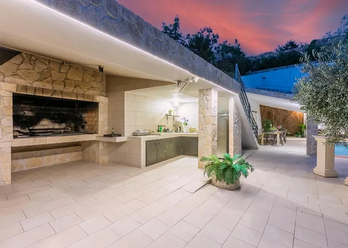 Villa Viktoria Vila *