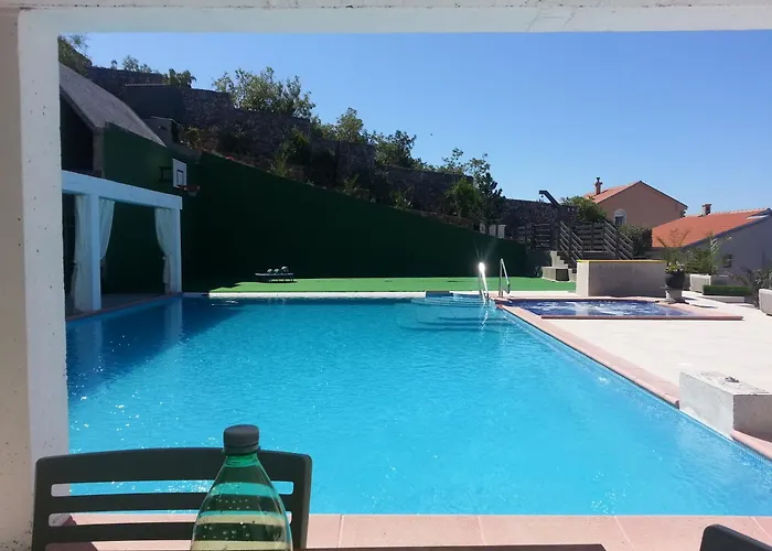 Villa Viktoria Vila *