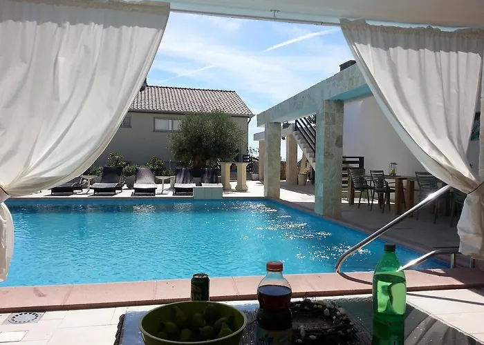 Villa Viktoria Vila *